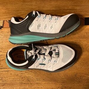 Keen Women's Black and Teal Athletic Shoes, size 7.5 Wide.